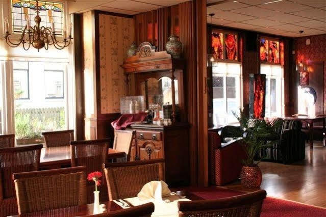 Hotel Restaurant 'T Heerenlogement Harlingen Exterior foto